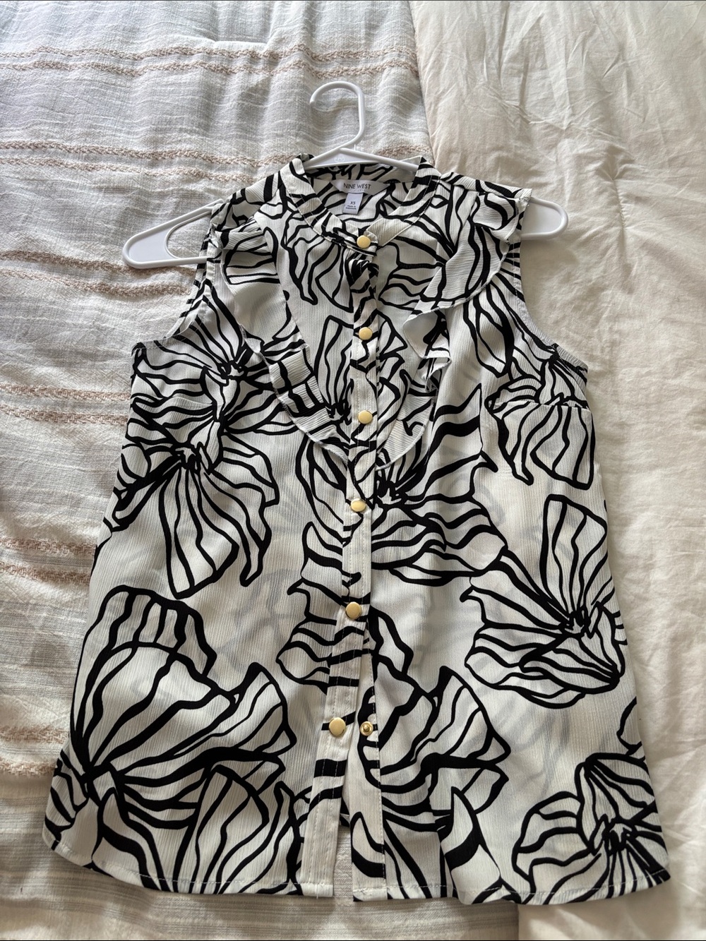 Nine West Black & White Ruffle Collar Button-Front Top